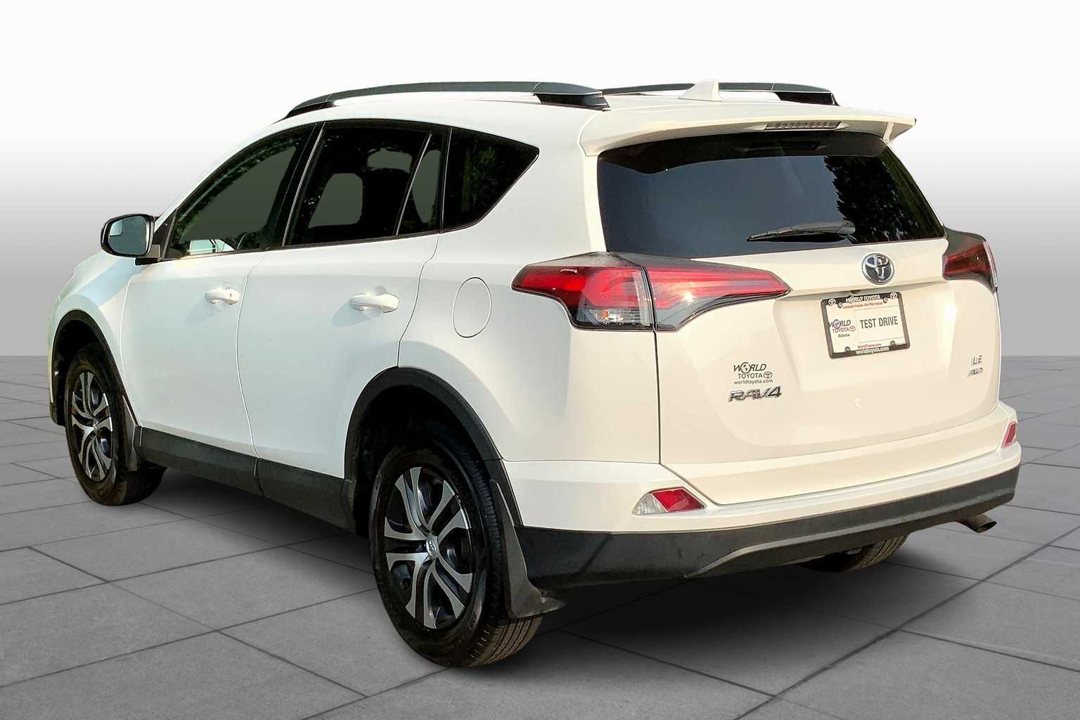 Image 9 of Pre-Owned 2018 Toyota RAV4 LE