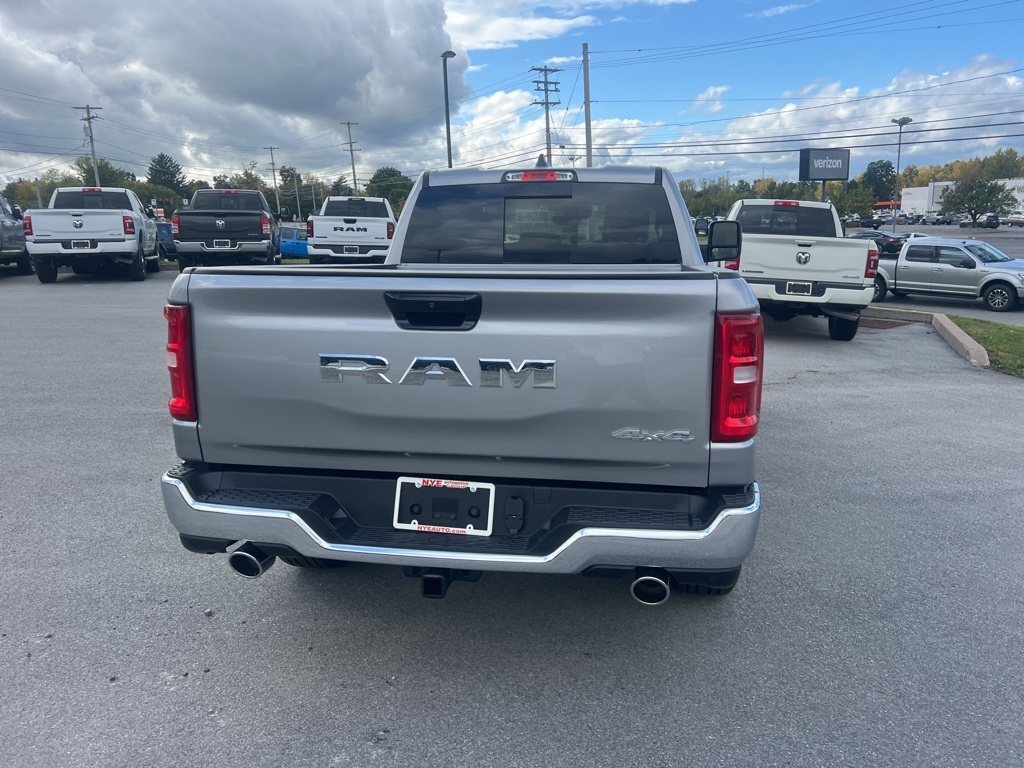 2025 Ram 1500 Tradesman photo 4
