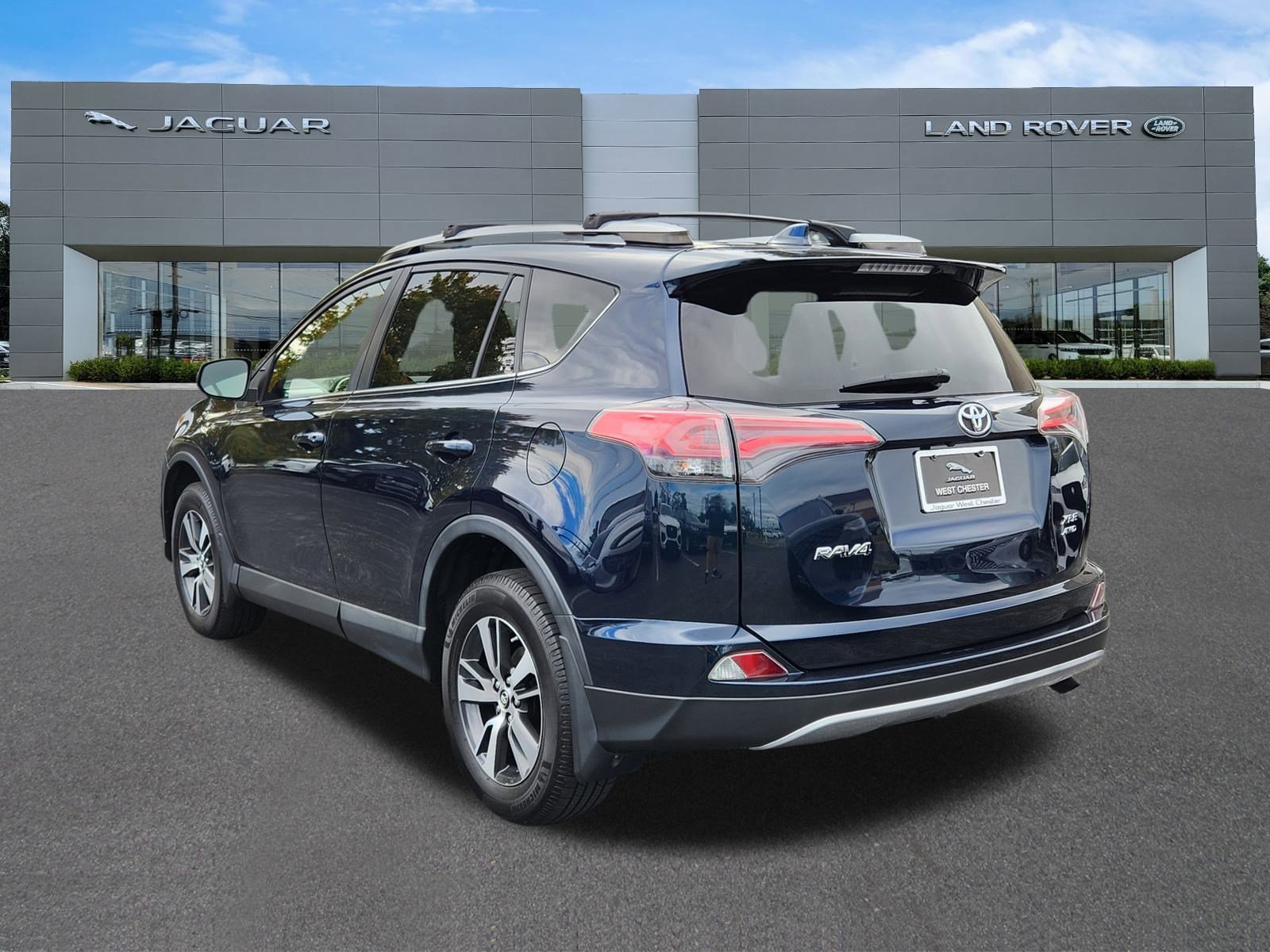 2018 Toyota RAV4 XLE photo 3