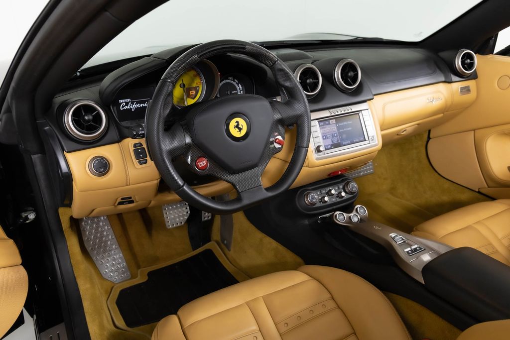 2011 Ferrari California Base photo 4