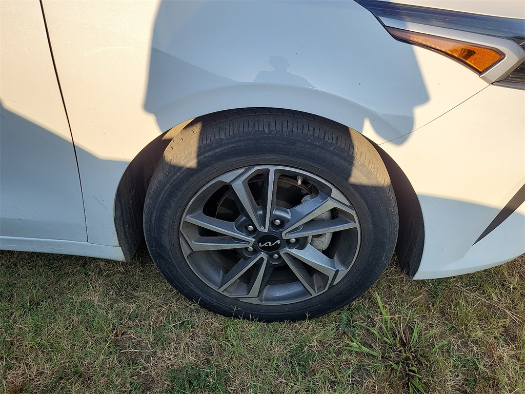 2022 Kia Forte LXS photo 4