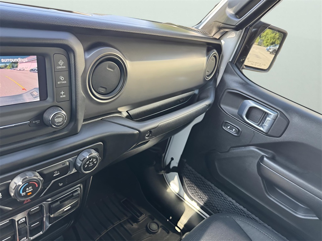 2021 Jeep Gladiator Willys photo 13