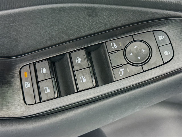 2025 Nissan Rogue S photo 10