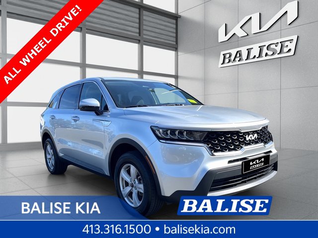 2022 Kia Sorento LX's photo