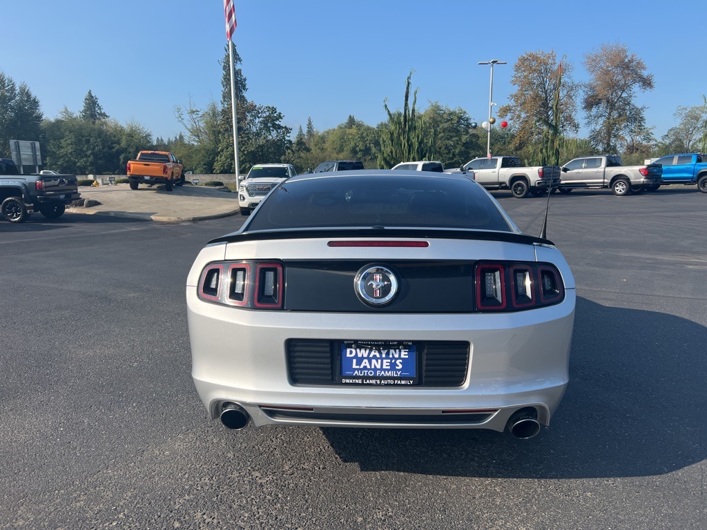 2014 Ford Mustang V6 Premium photo 4