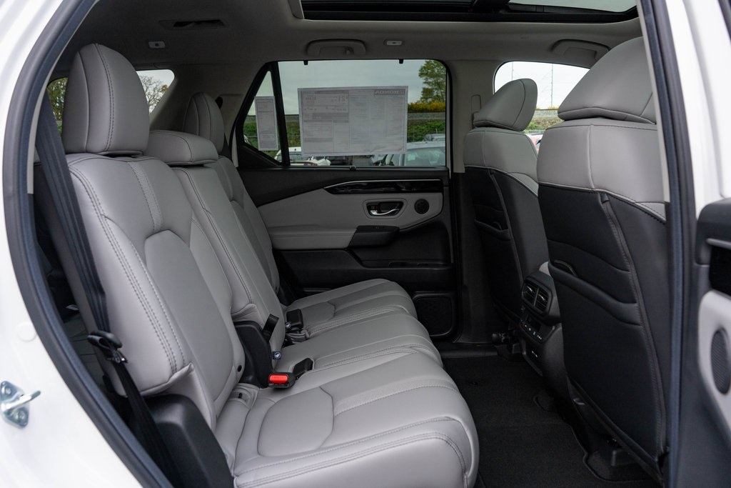 2025 Honda Pilot Touring photo 14