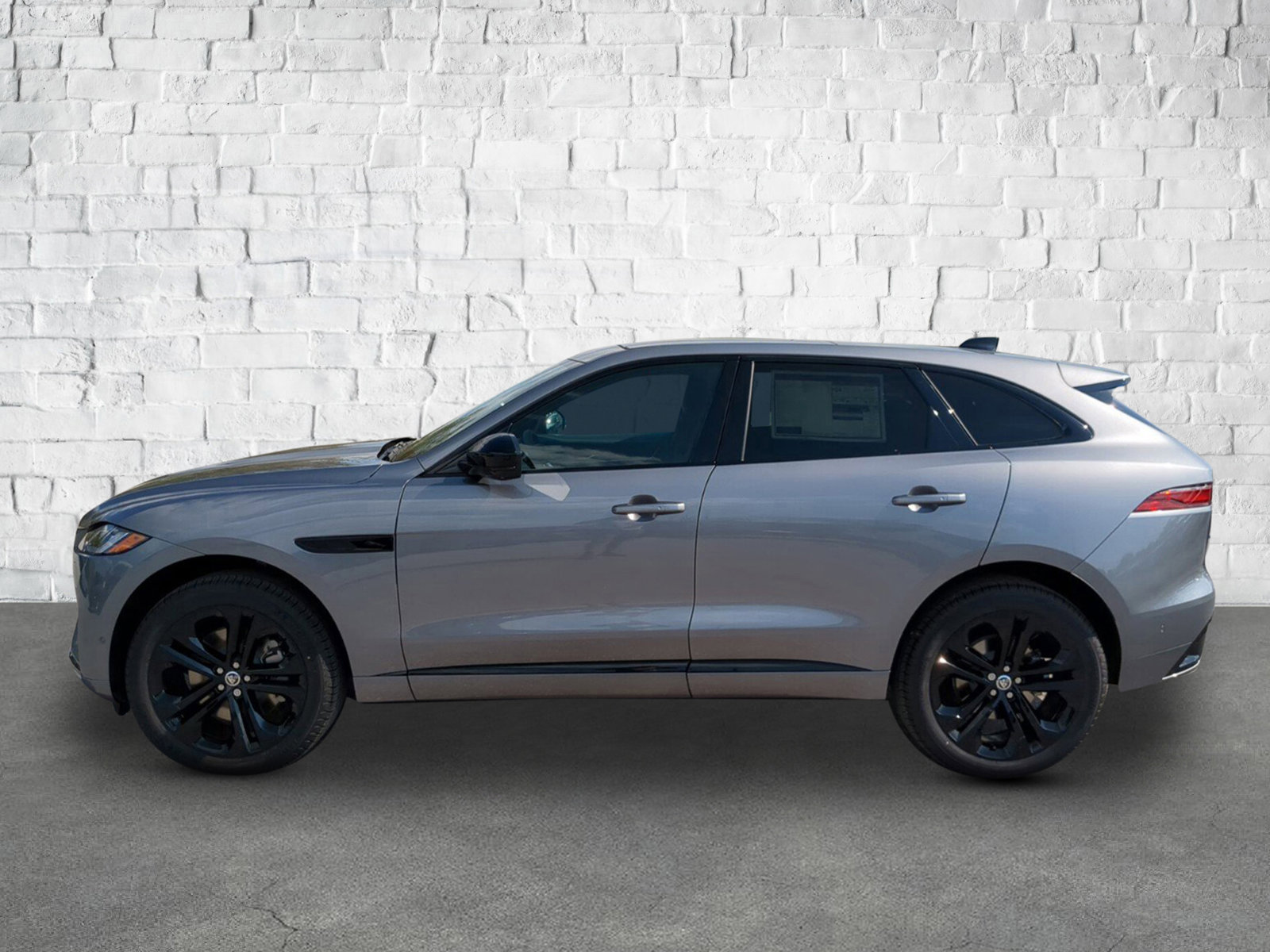 2026 Jaguar F-PACE P250 R-Dynamic S photo 3