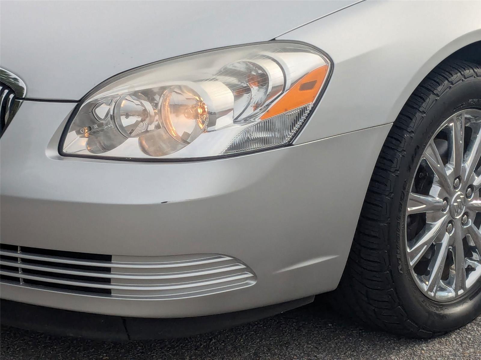 2009 Buick Lucerne CXL photo 2