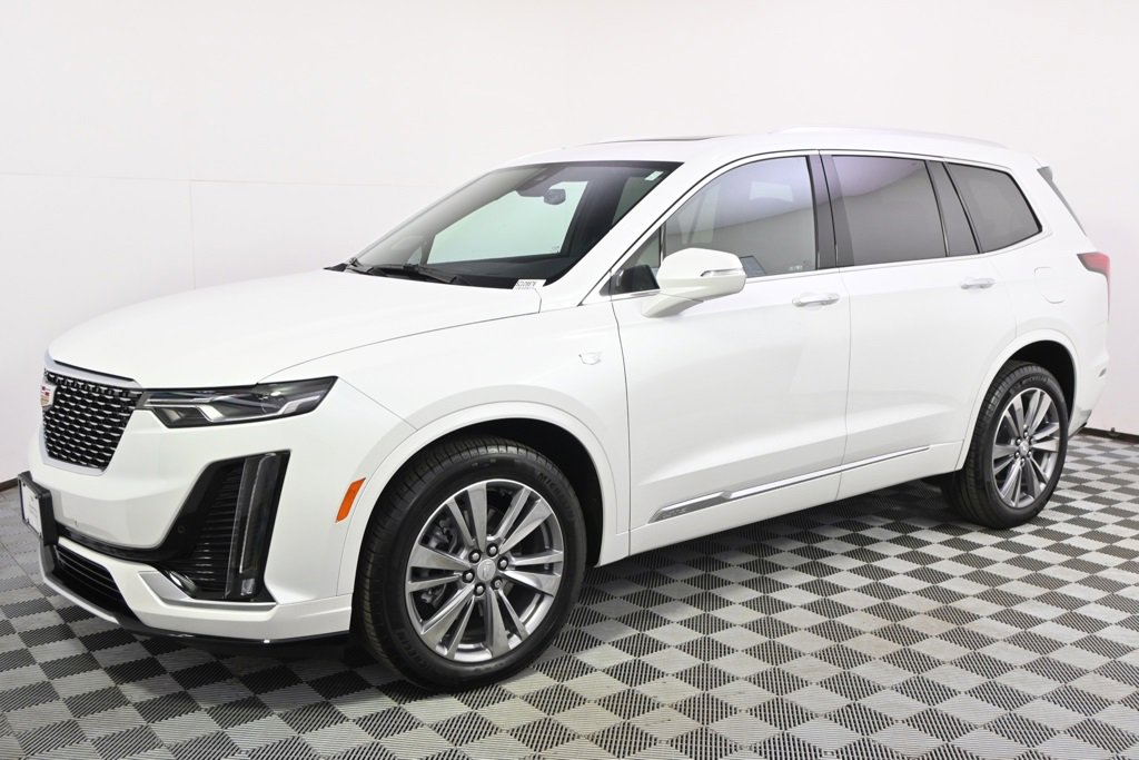 2025 Cadillac XT6 Premium Luxury photo 2