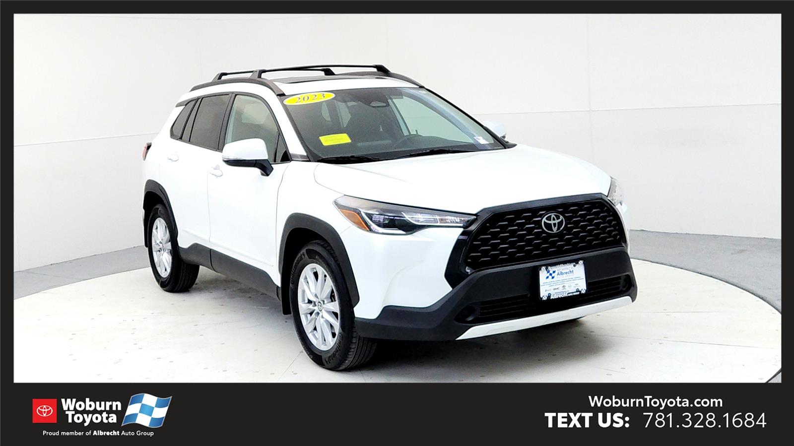 2023 Toyota Corolla Cross LE's photo