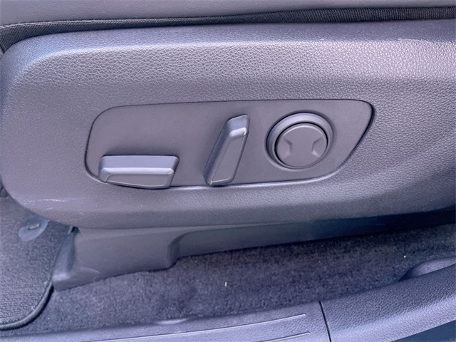 2024 Kia Carnival LX photo 4