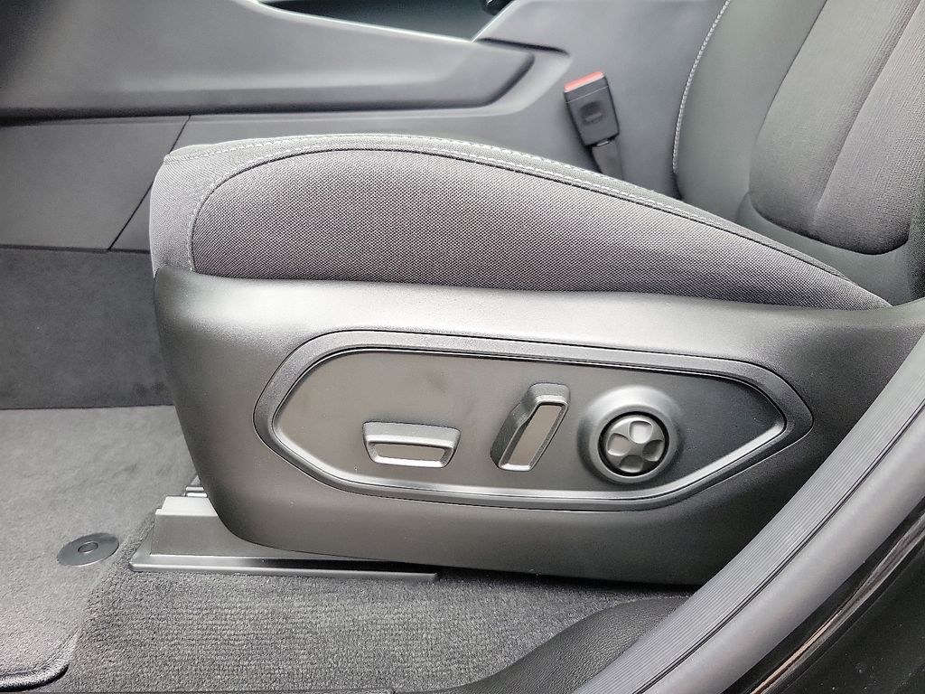 2025 Jeep Grand Cherokee Laredo X photo 13