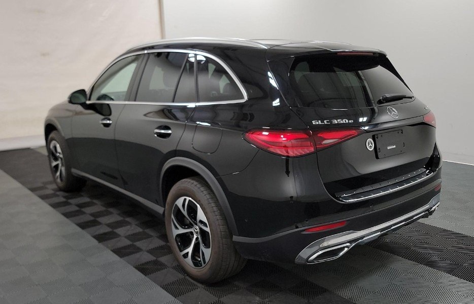 2025 Mercedes Benz GLC 350e 4MATIC photo 4