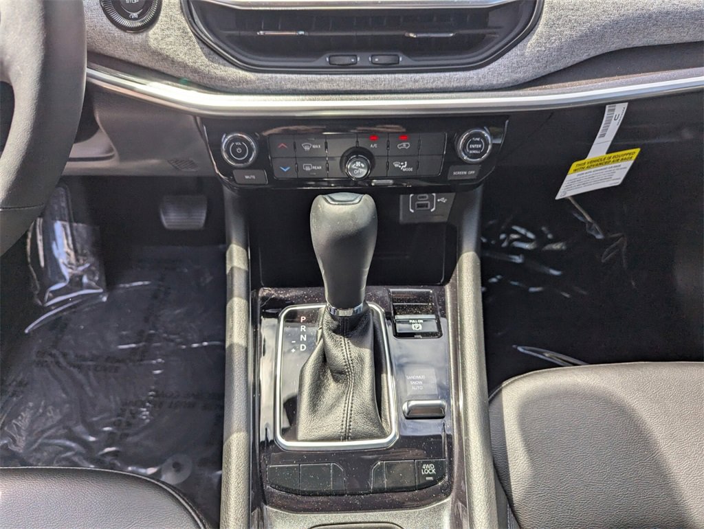 2025 Jeep Compass Latitude photo 14