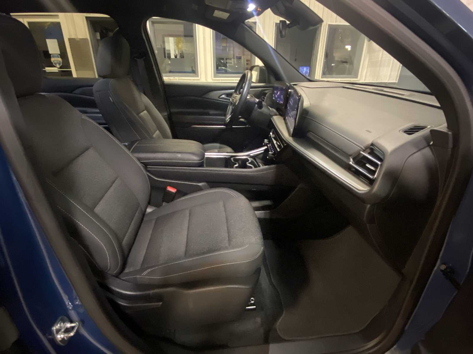 2025 Chevrolet Traverse photo 24