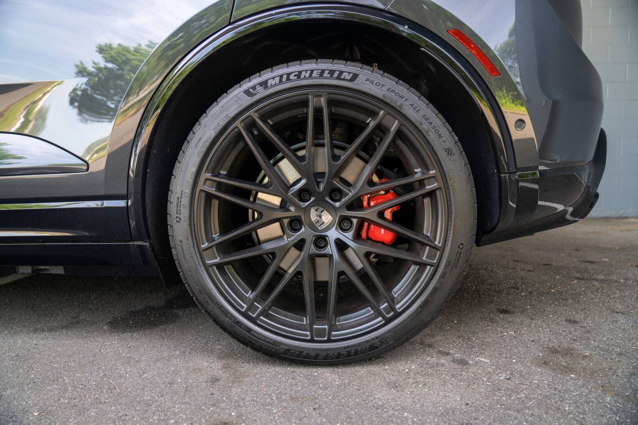2025 Porsche Macan Turbo Electric photo 11
