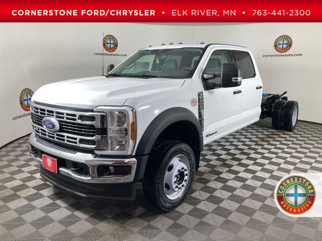 2025 Ford F-550 Super Duty Chassis Cab XLT's photo