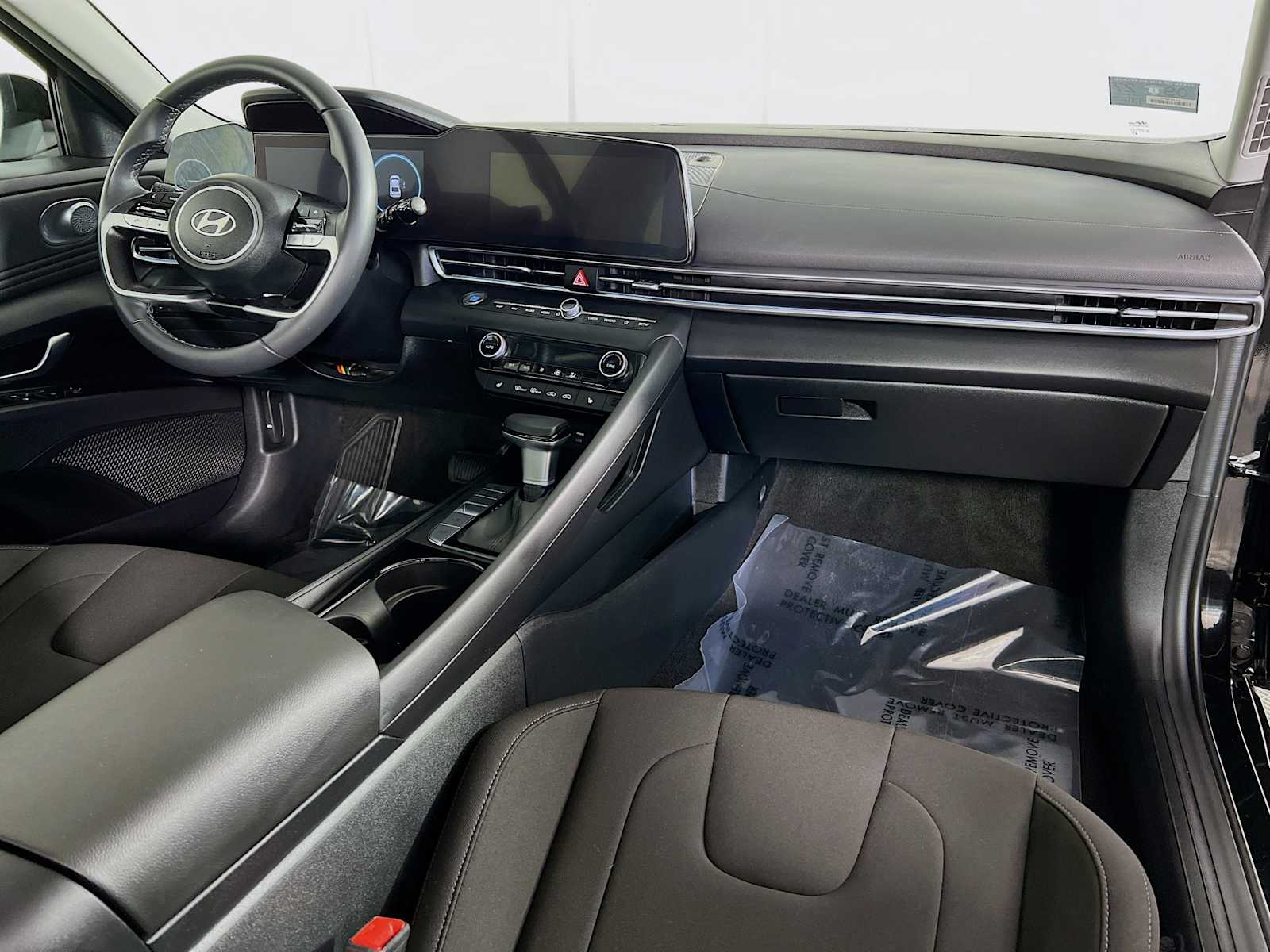 2024 Hyundai Elantra SEL Convenience photo 29