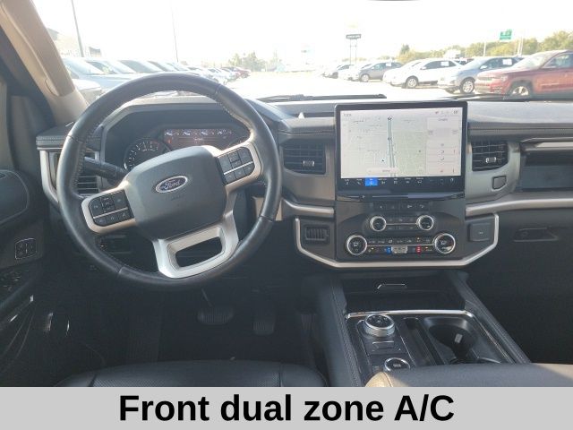 2024 Ford Expedition XLT photo 2