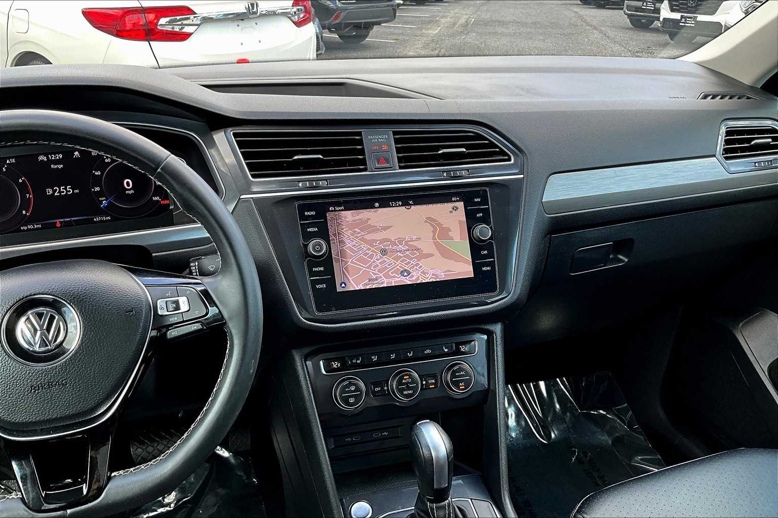 2021 Volkswagen Tiguan SEL photo 5
