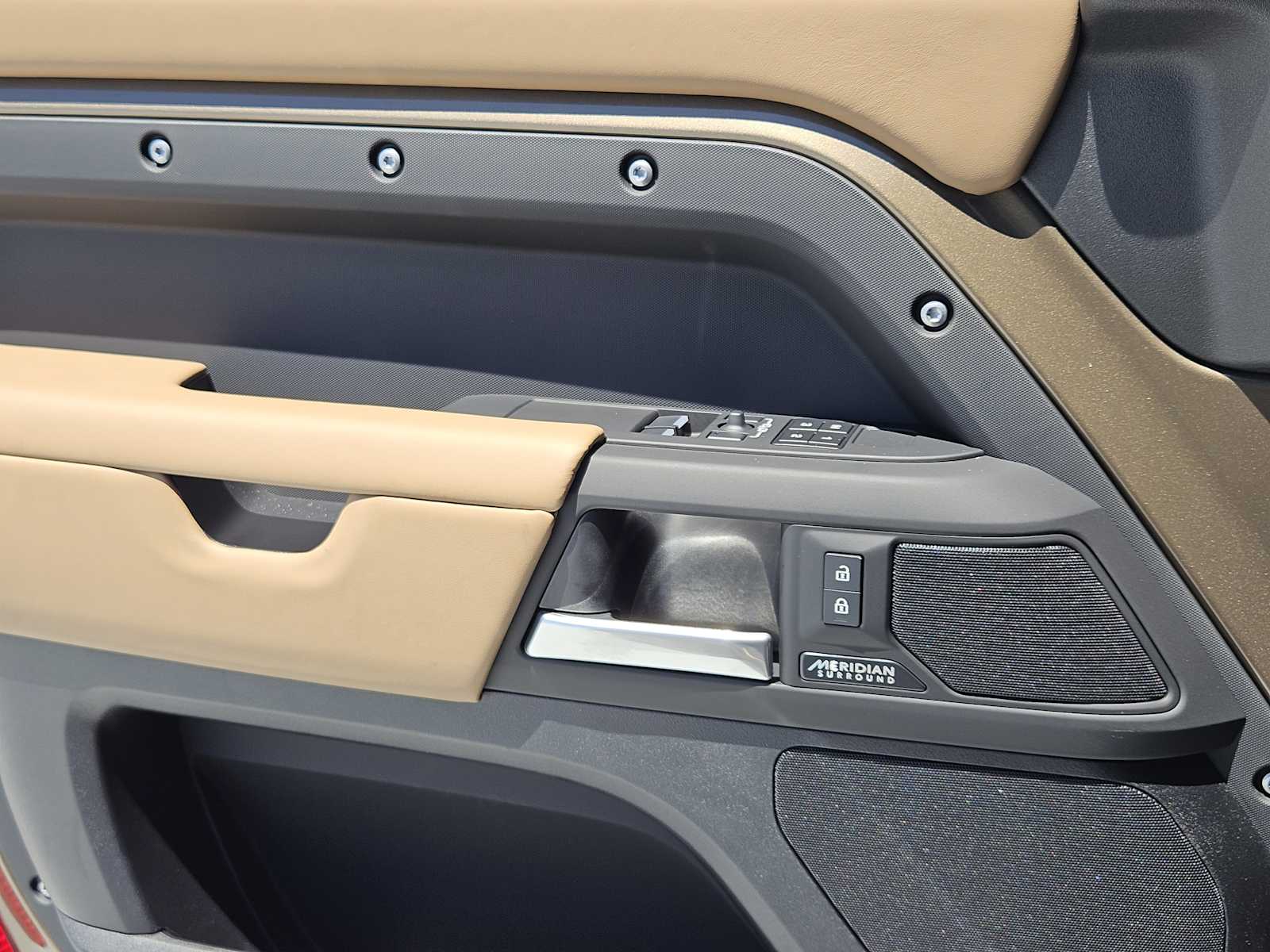 New 2025 GONDWANA STONE Land Rover X-Dynamic SE image 22