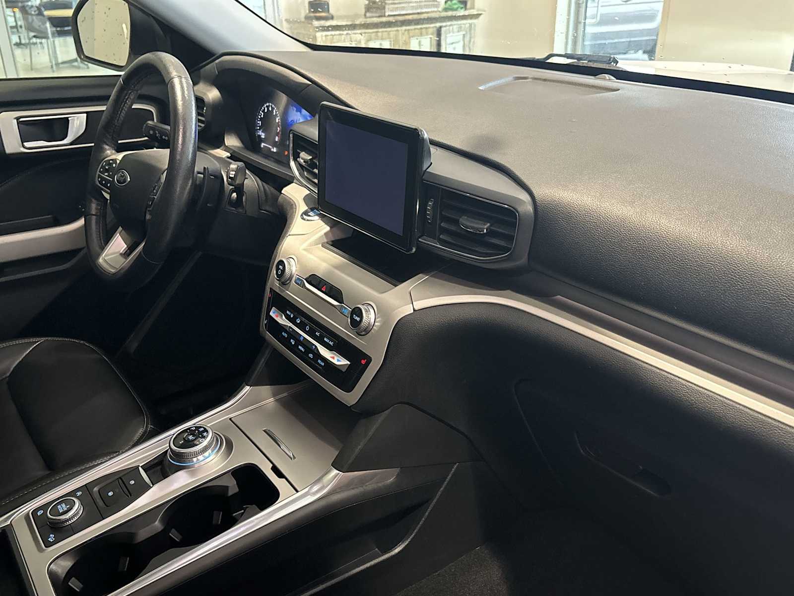 2020 Ford Explorer XLT photo 26