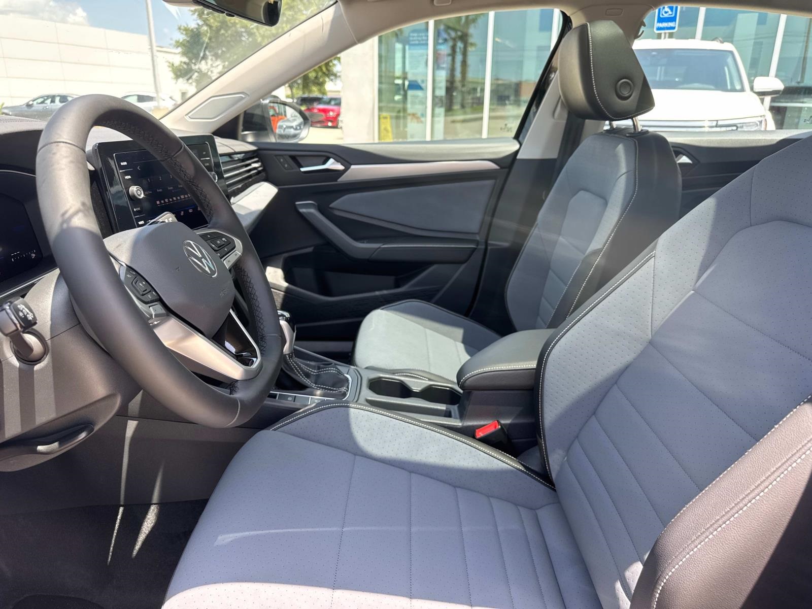 2025 Volkswagen Jetta 1.5T SE photo 8