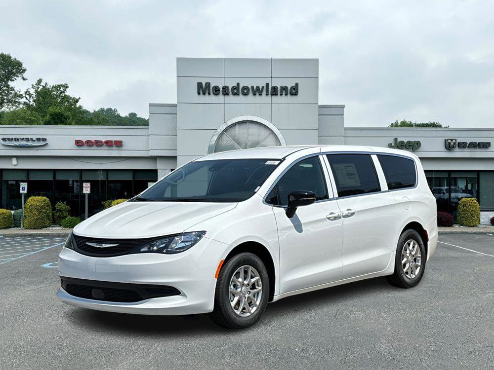 2026 Chrysler Voyager LX's photo