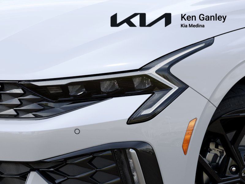 2026 Kia K5 GT-Line photo 9