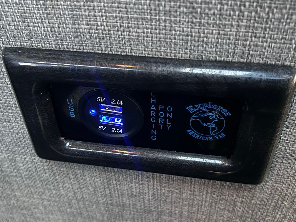 2021 Gmc Savana LS photo 3