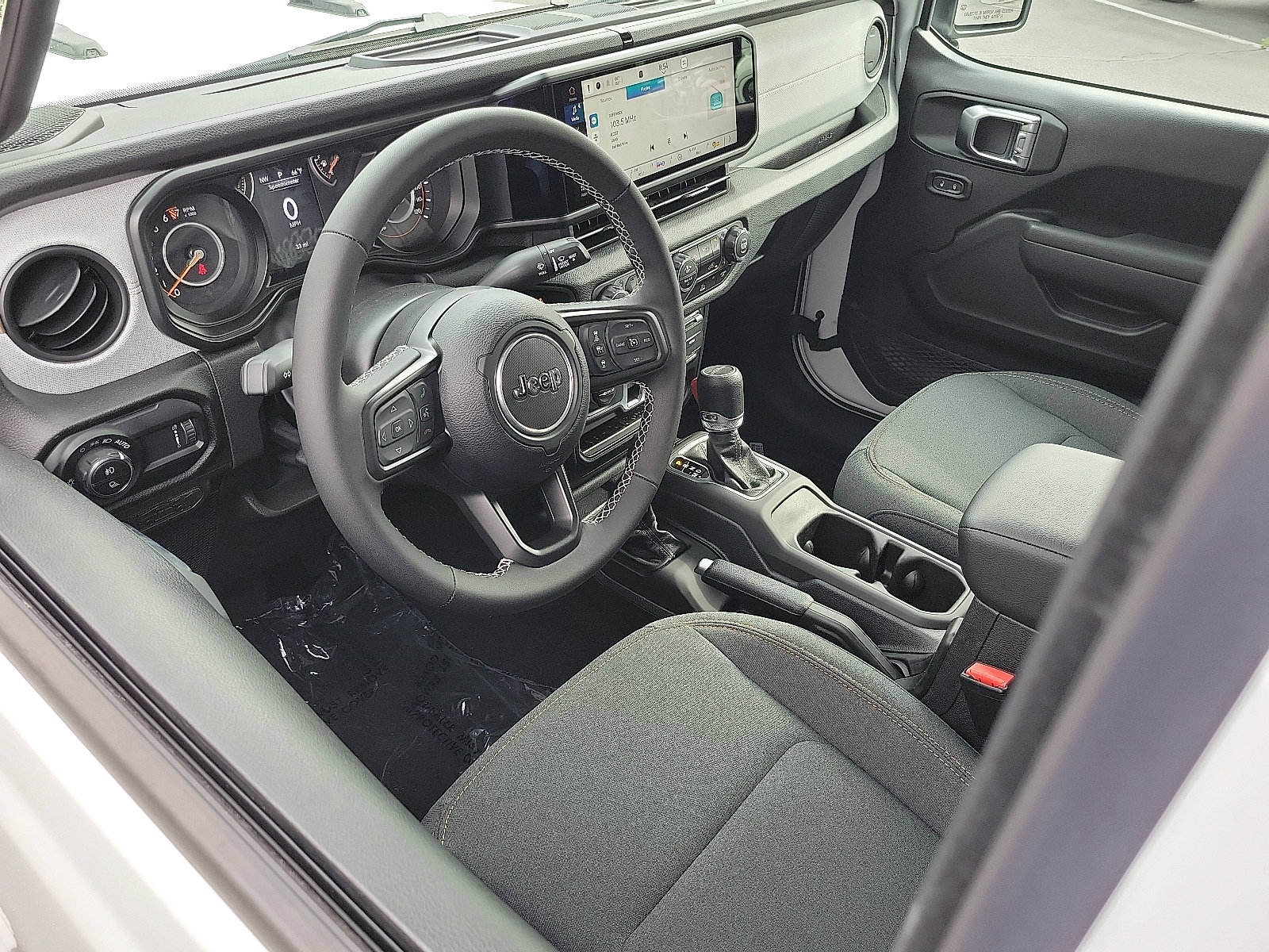 2025 Jeep Gladiator Sport S photo 3