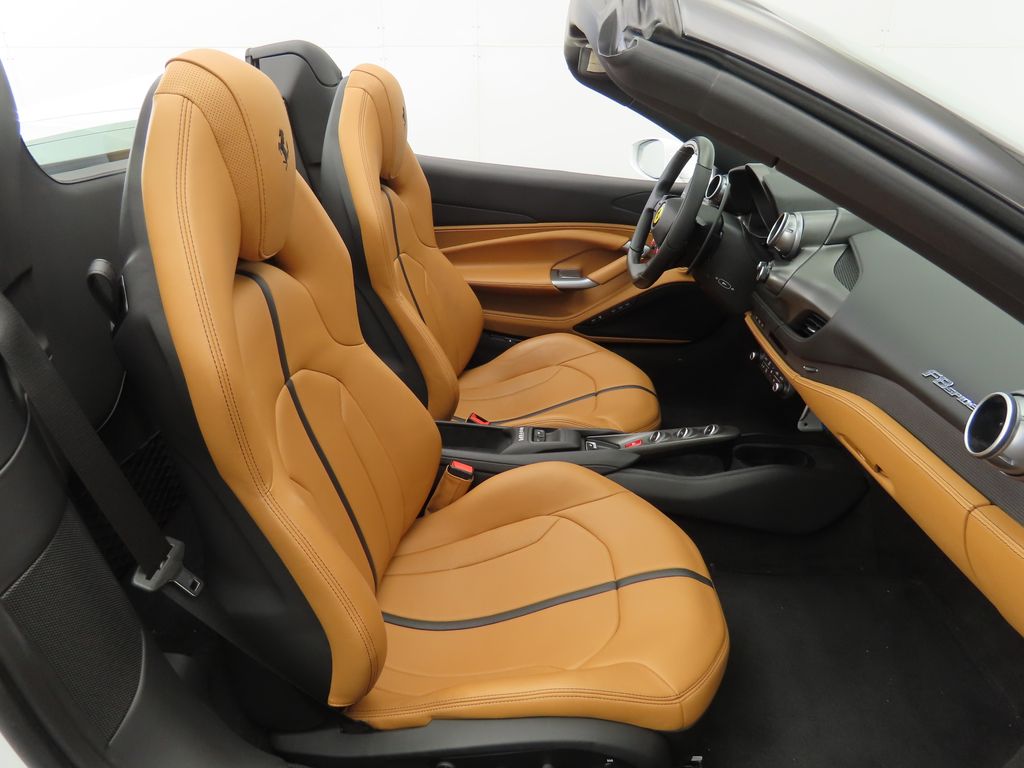 2022 Ferrari F8 Spider Base photo 27