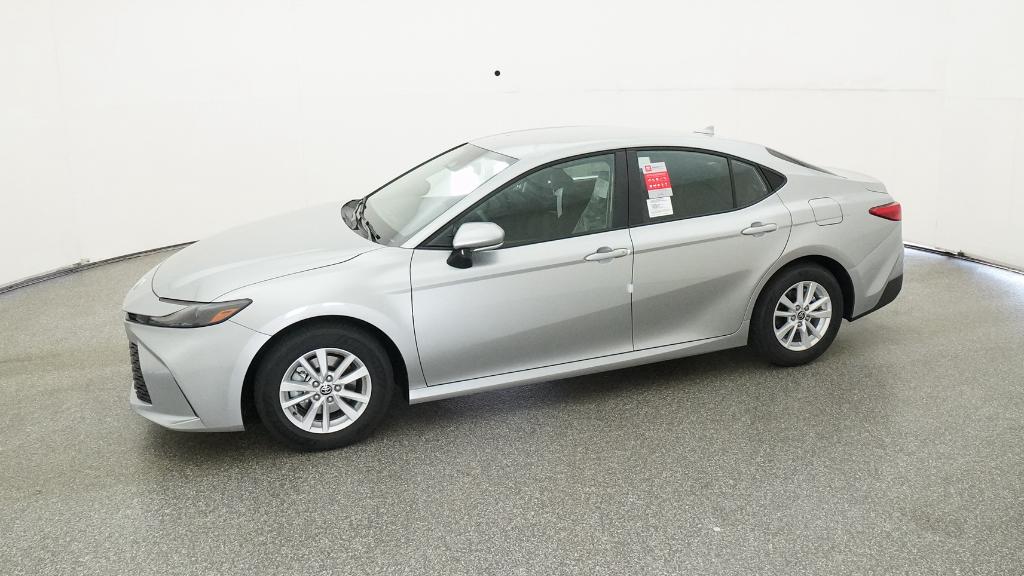2025 Toyota Camry LE photo 6