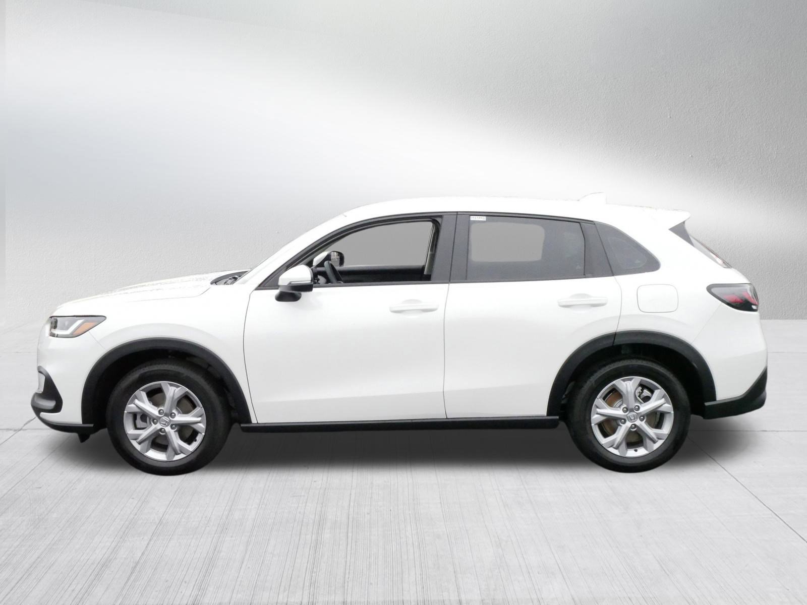 2025 Honda HR-V LX photo 4