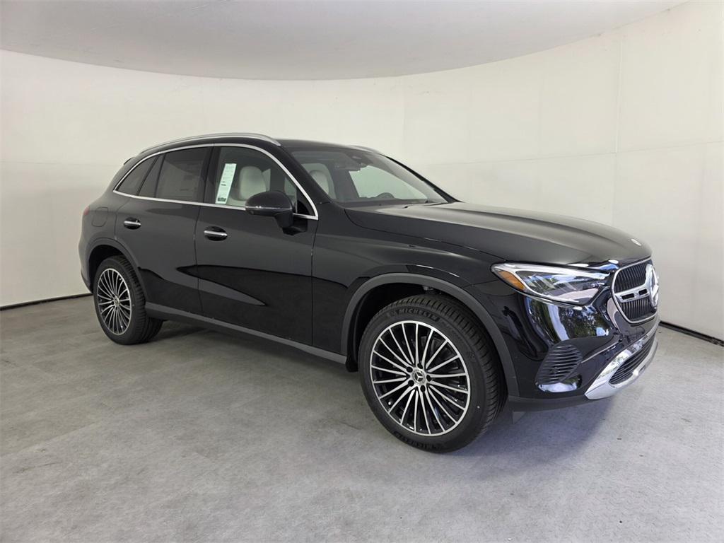 2026 Mercedes-Benz GLC Base's photo