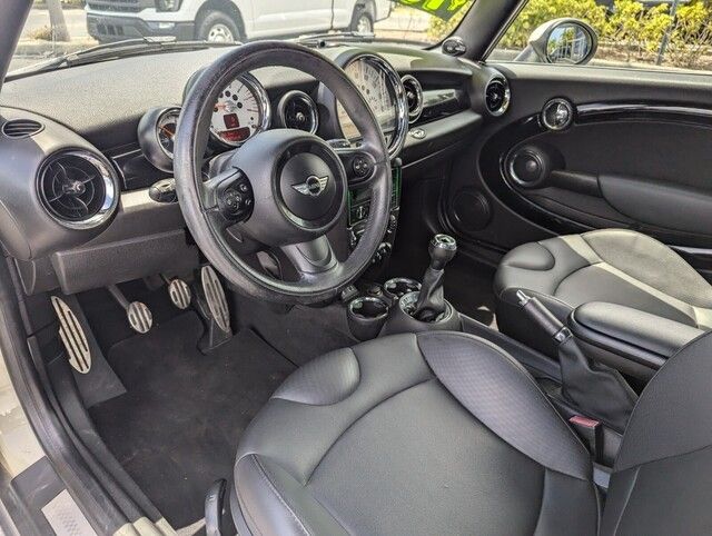 2013 Mini Cooper Convertible S photo 11