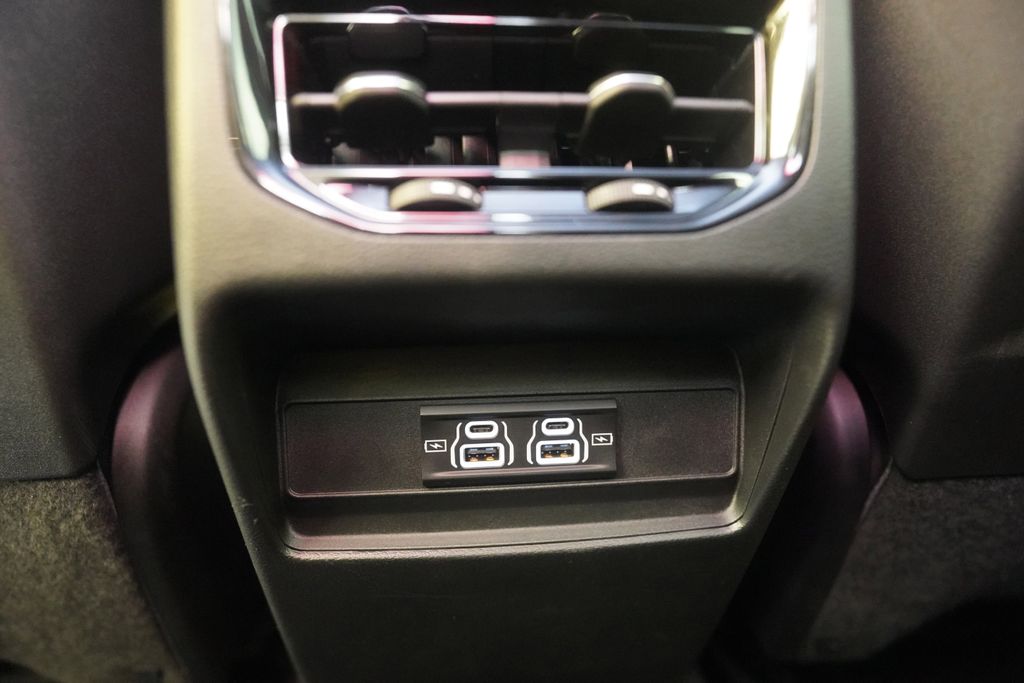 Used 2025 White Jeep Laredo image 16