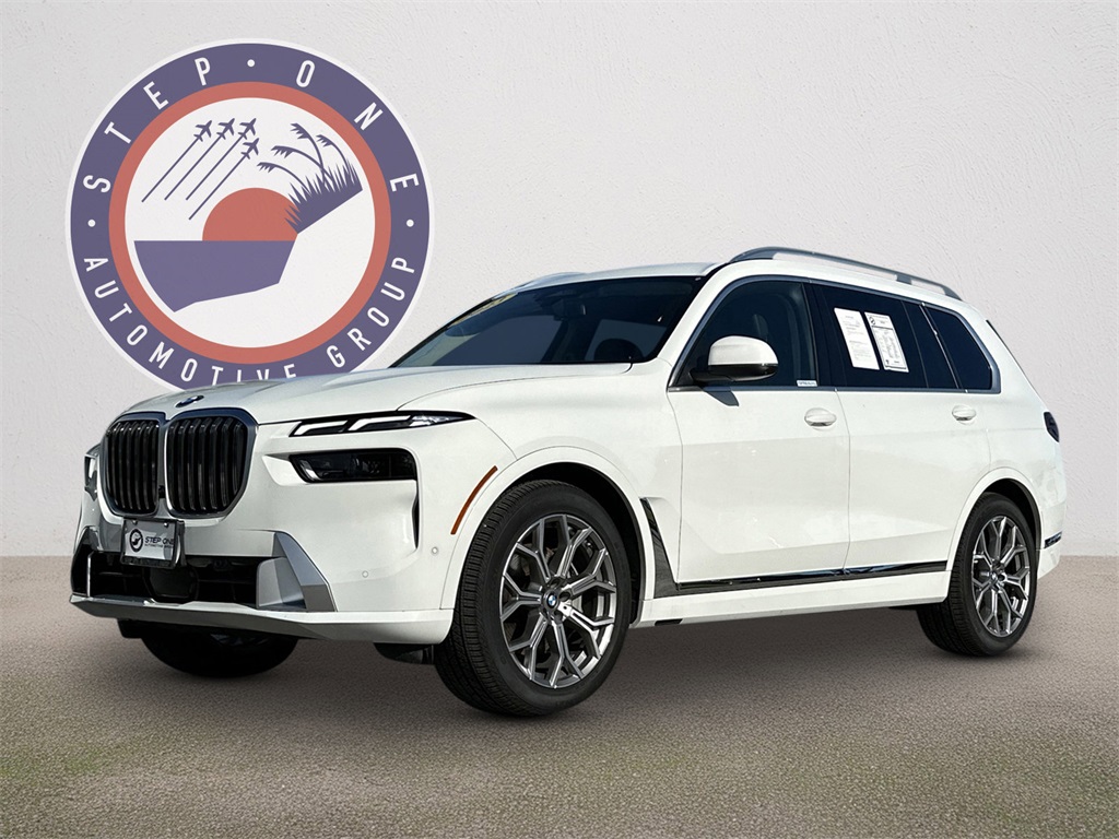 2023 BMW X7 40i's photo