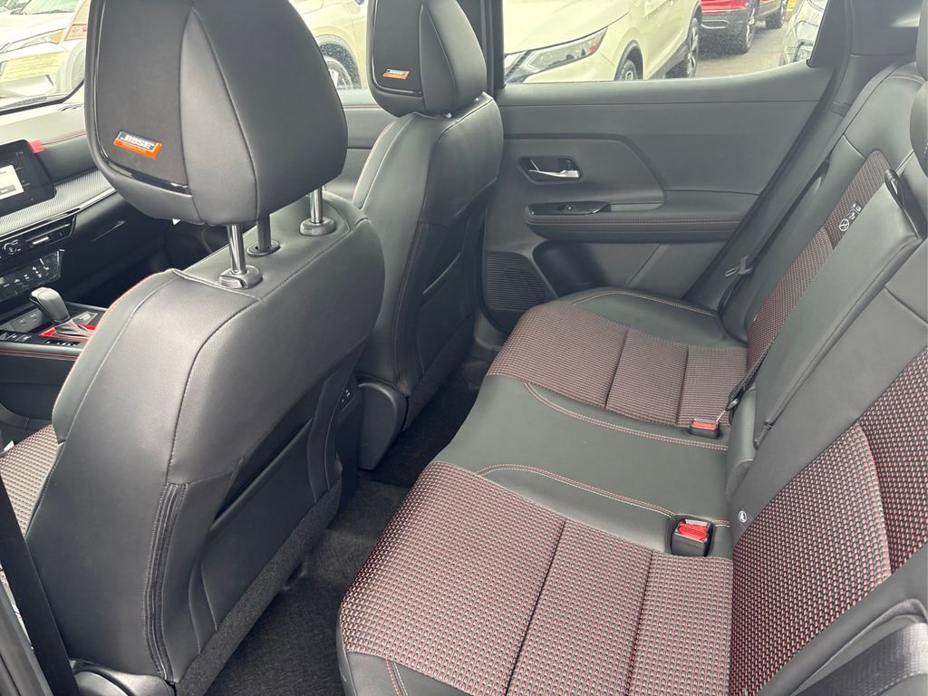2025 Nissan Kicks SR photo 12