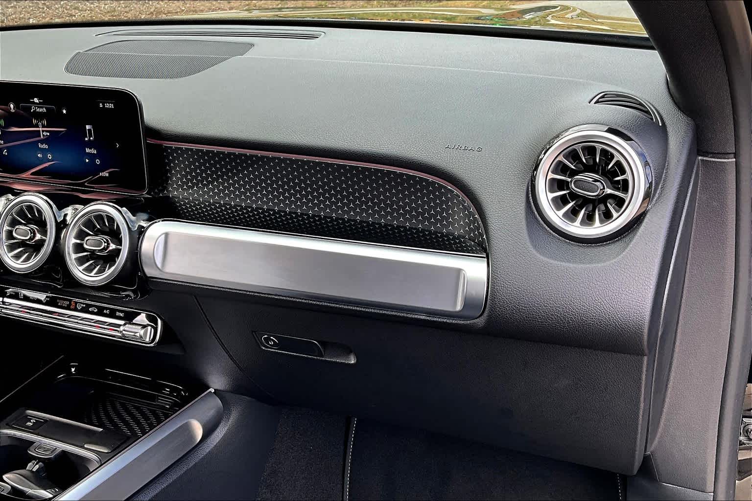 2024 Mercedes Benz GLB 250 4MATIC photo 33