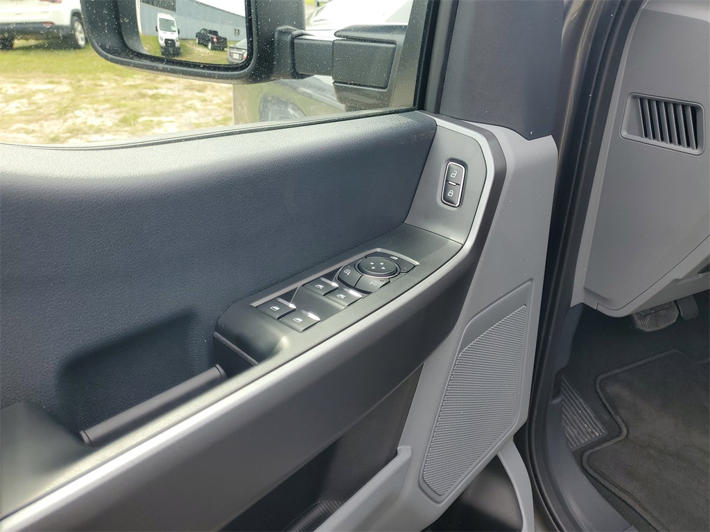 2025 Ford F-250 XL photo 6