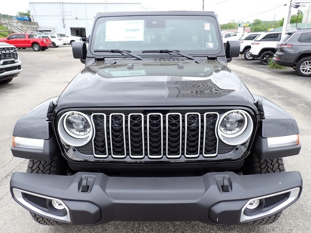 2025 Jeep Wrangler Sahara photo 9