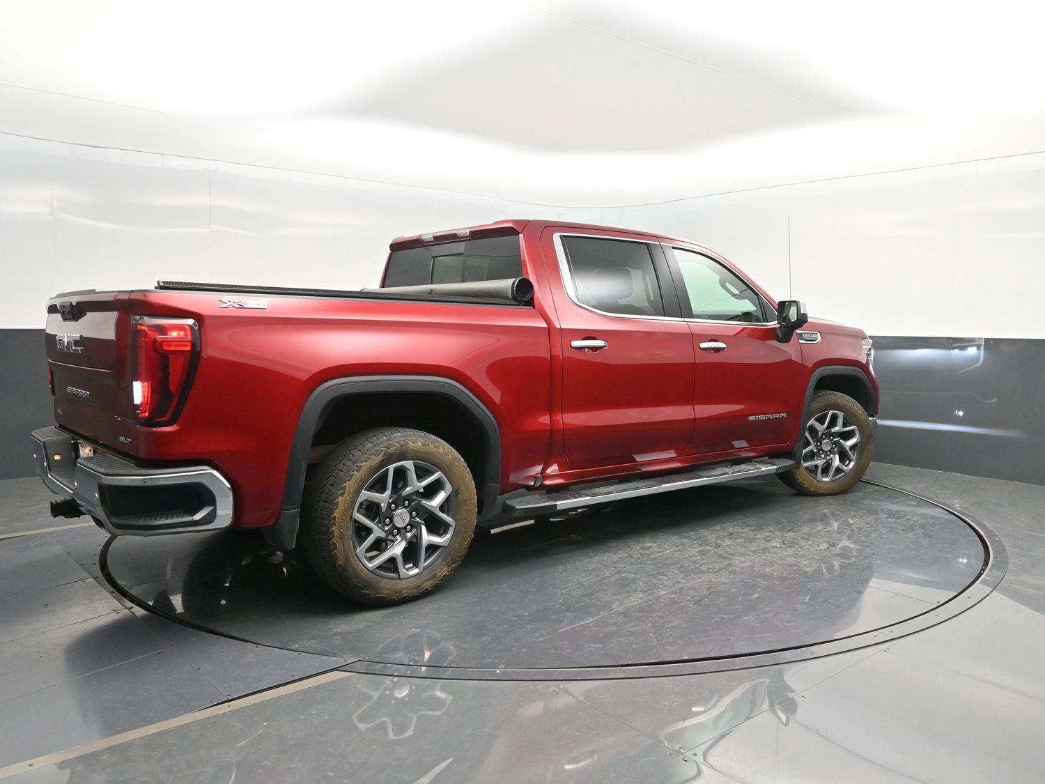 2024 GMC Sierra 1500 SLT's photo