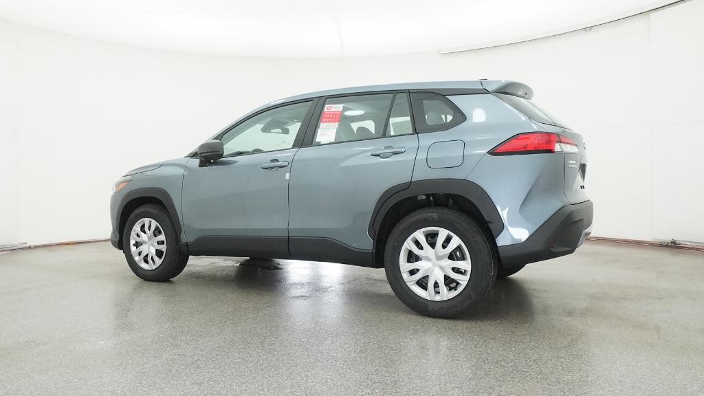 2025 Toyota Corolla Cross L photo 12