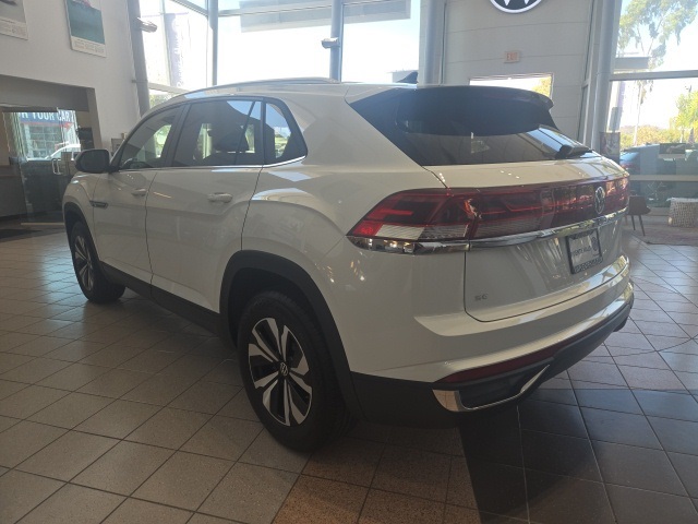 2025 Volkswagen Atlas Cross Sport SE photo 4