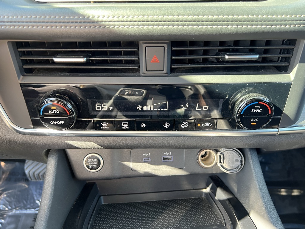 2023 Nissan Rogue SV photo 19