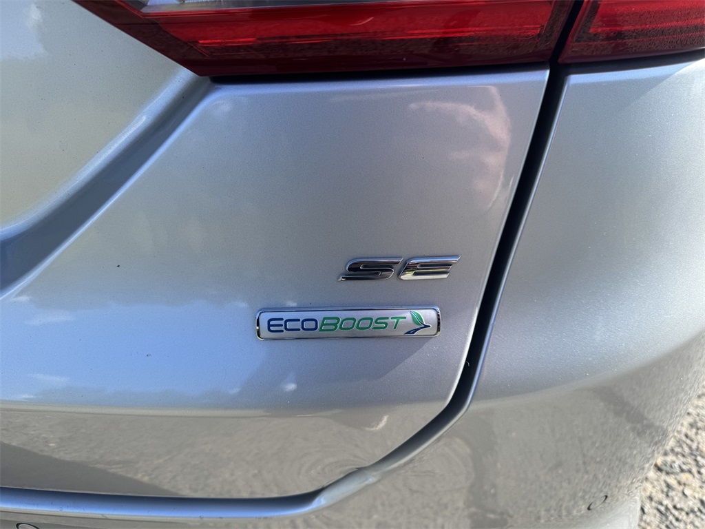 2018 Ford Fusion SE photo 9