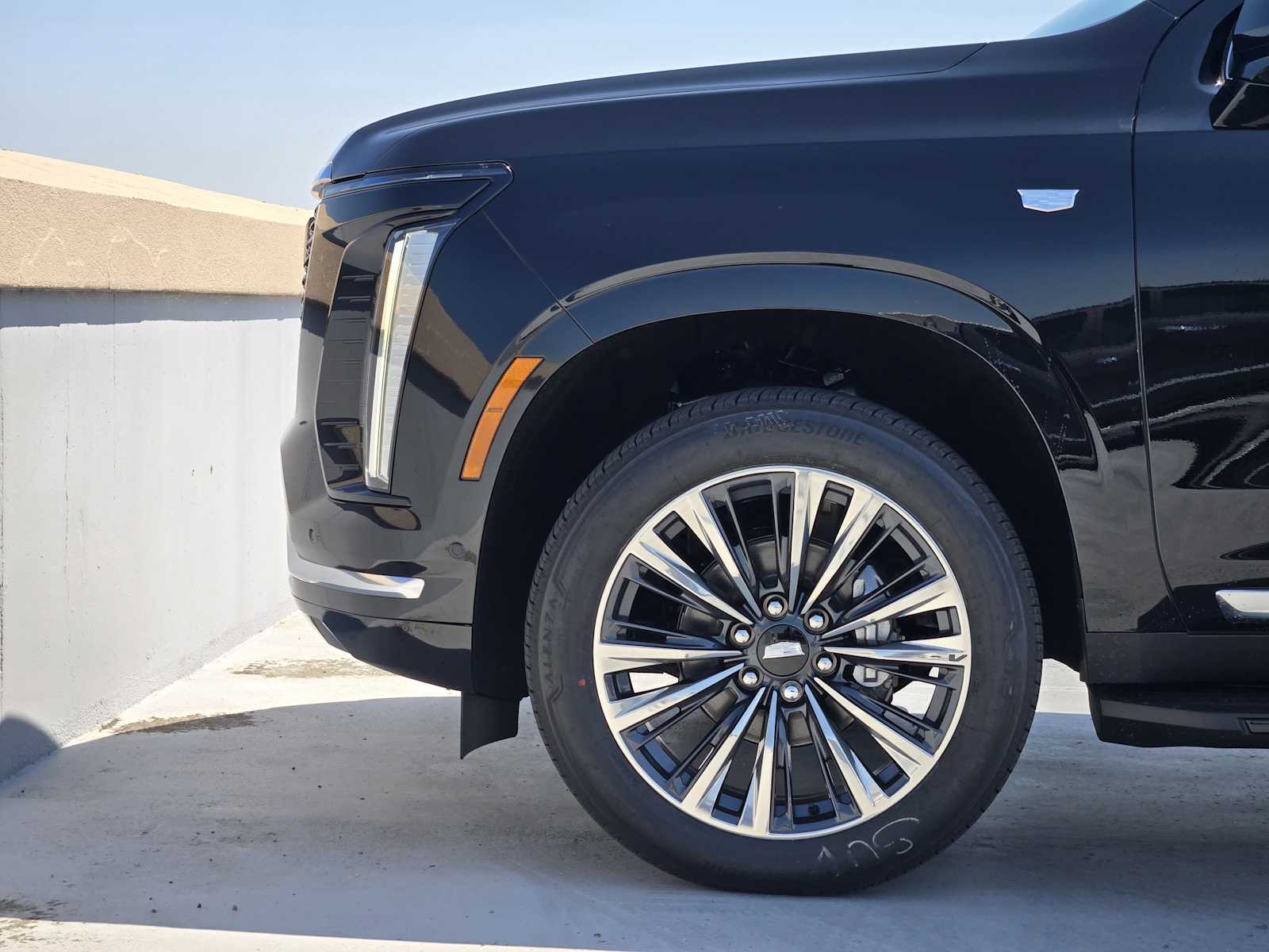 2025 Cadillac Escalade Premium Luxury photo 5