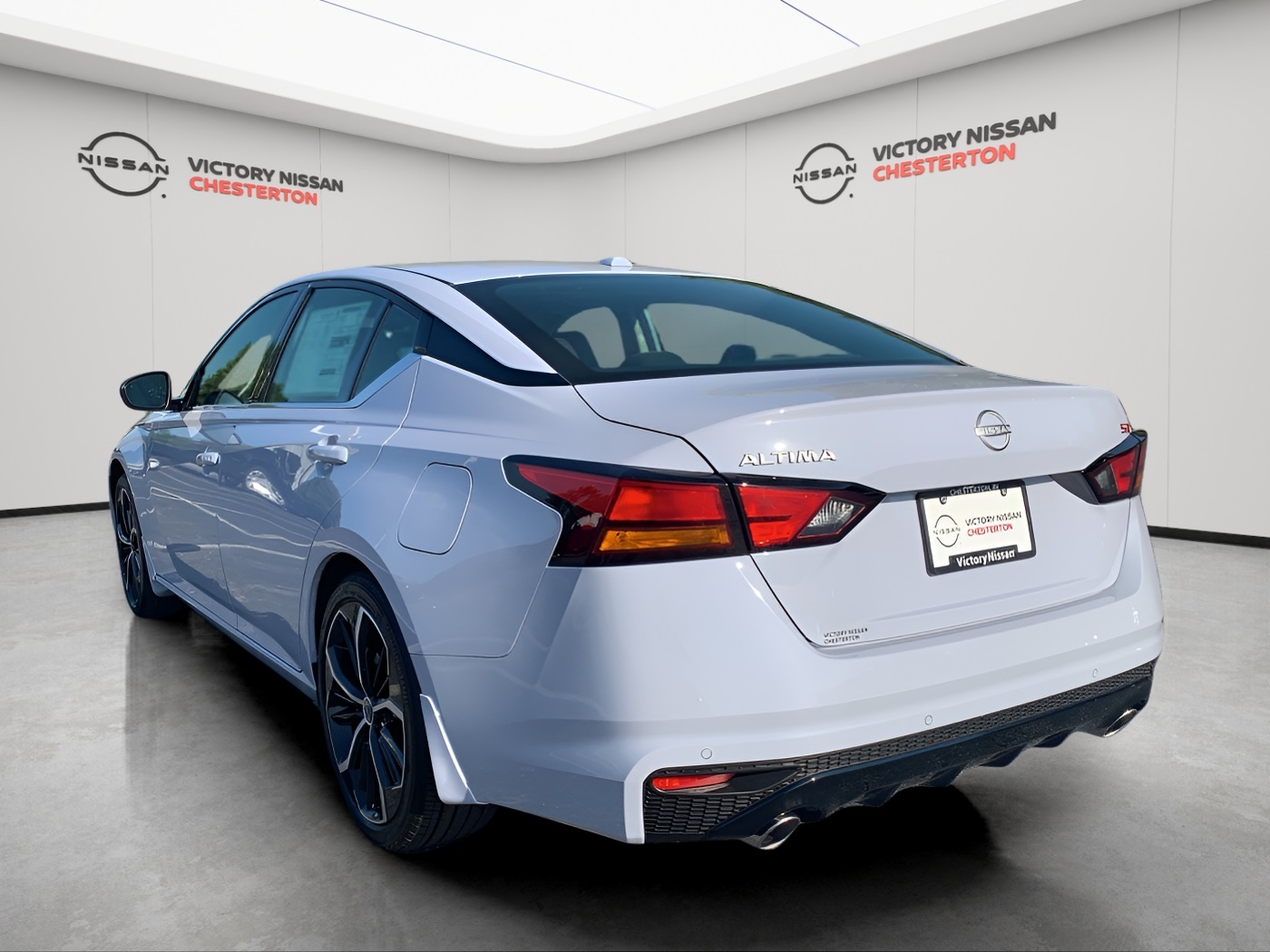 2025 Nissan Altima SR photo 3