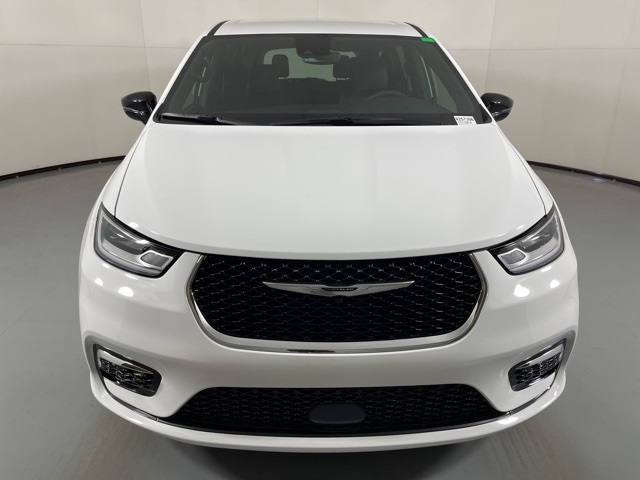 2025 Chrysler Pacifica photo 3